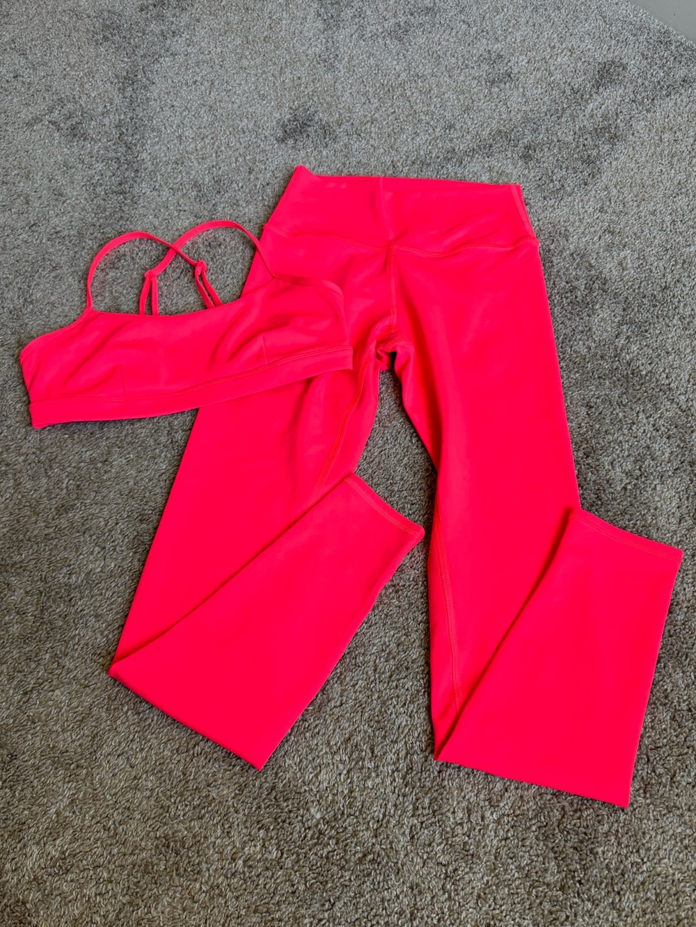 Alo Yoga Neon Fluorescent Pink Coral Set - Airlift Leggings & Bra, Small